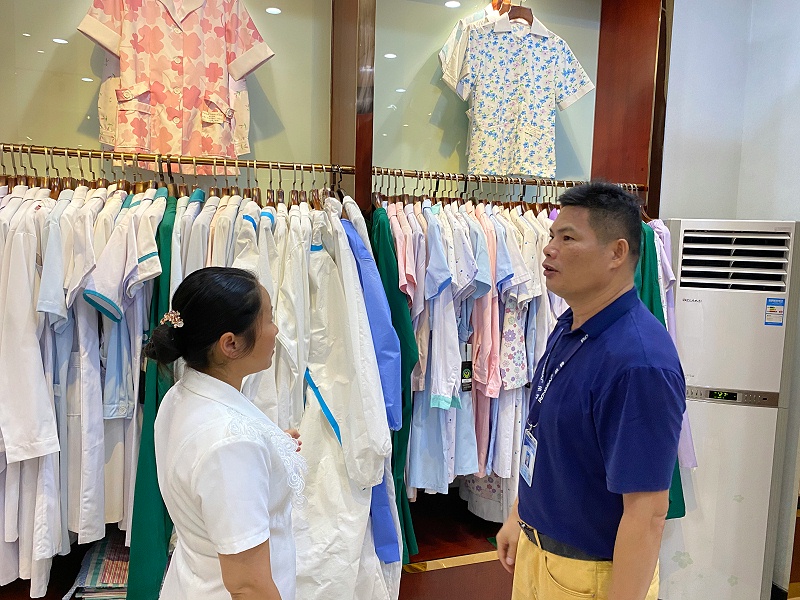 展示不同功能特点的医护面料